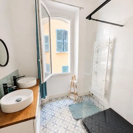 3 Centre Historique Apartment Hyeres