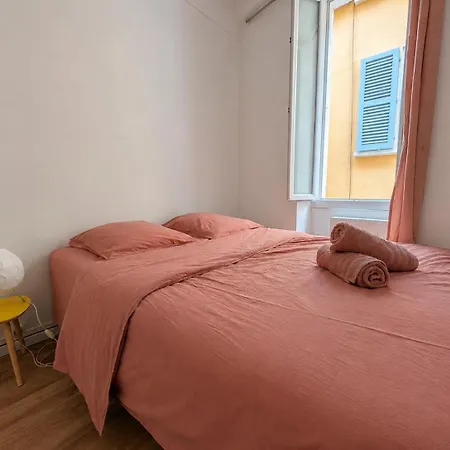 3 Centre Historique Apartment Hyeres